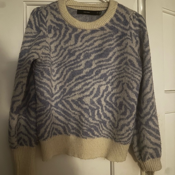 Size medium tari animal print Vero Moda sweater from Nordstrom - Picture 2 of 3